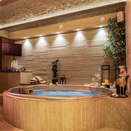 Venus Apartment With Jacuzzi And Sauna - City Center Belgrad Exteriör bild