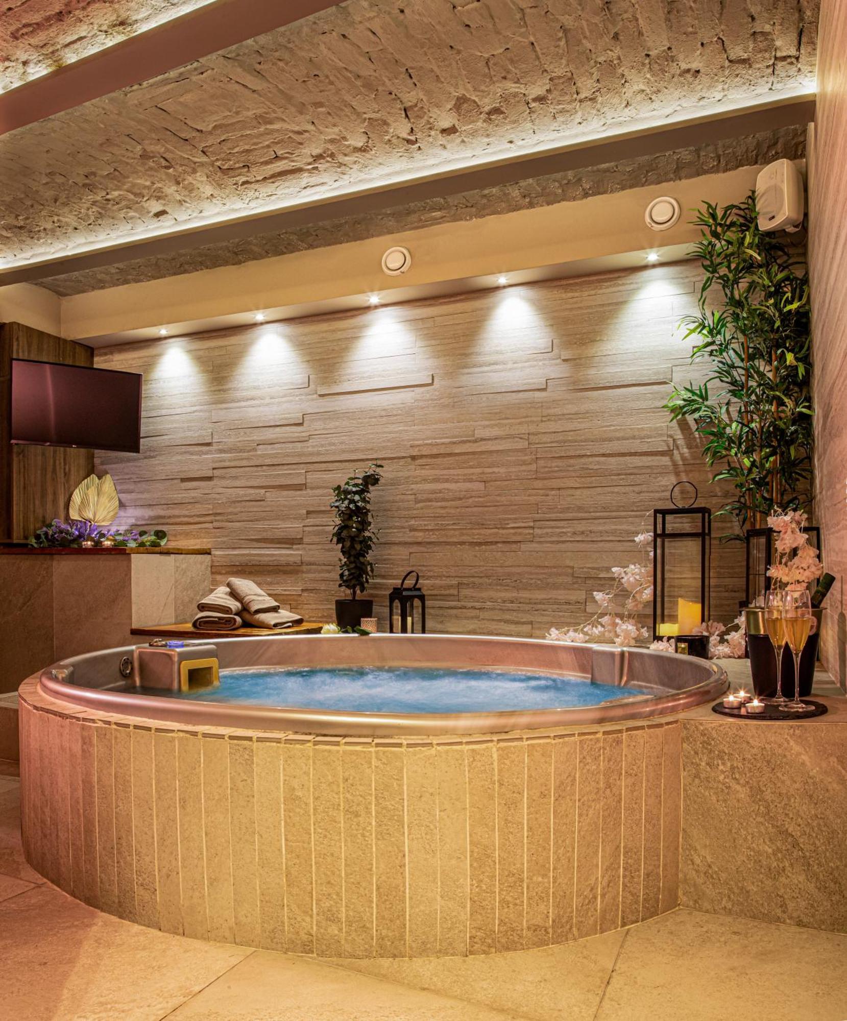 Venus Apartment With Jacuzzi And Sauna - City Center Belgrad Exteriör bild